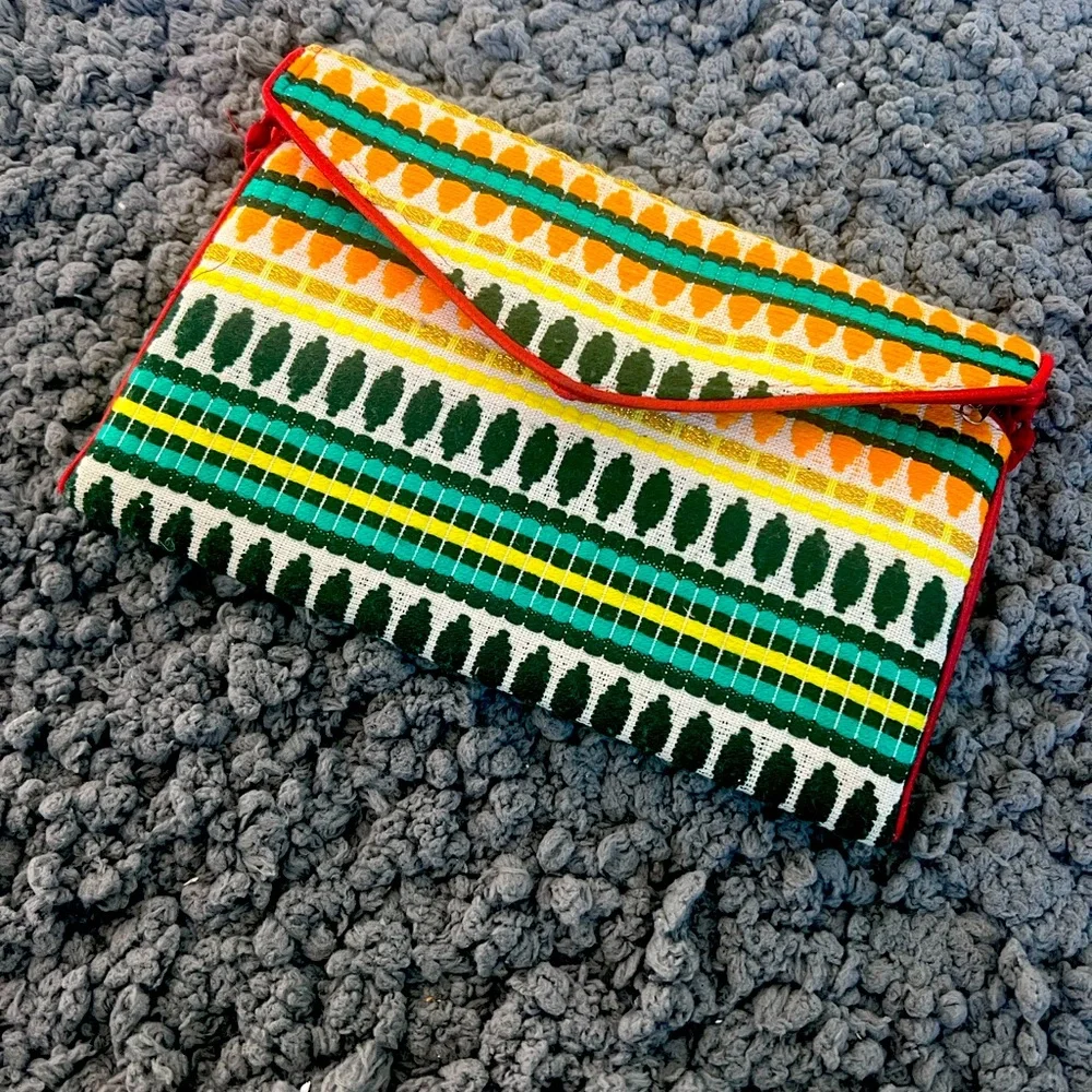 Handmade beautiful embroidery work Side bag - Picture 1 of 10